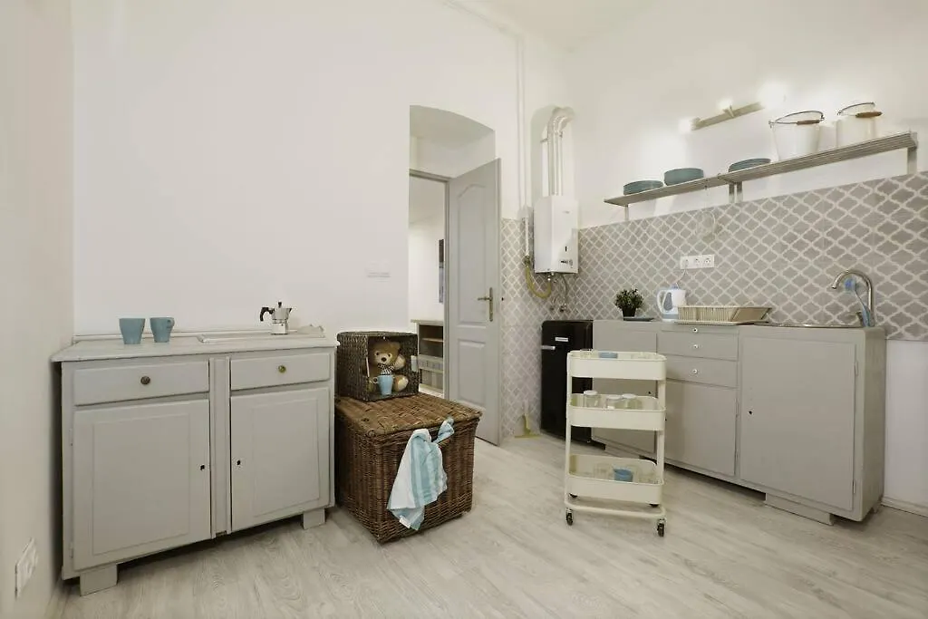 Cozy Budapest Vacation Studio Relax Close Spa Hungary